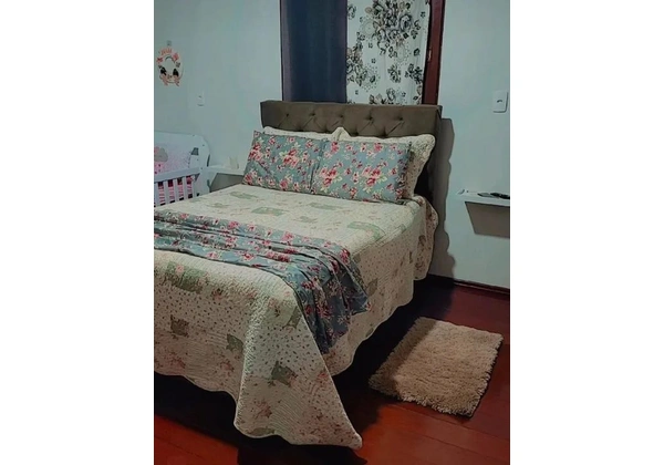 Cama casal com cabeceira