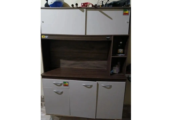 Vendo um armário seminovo