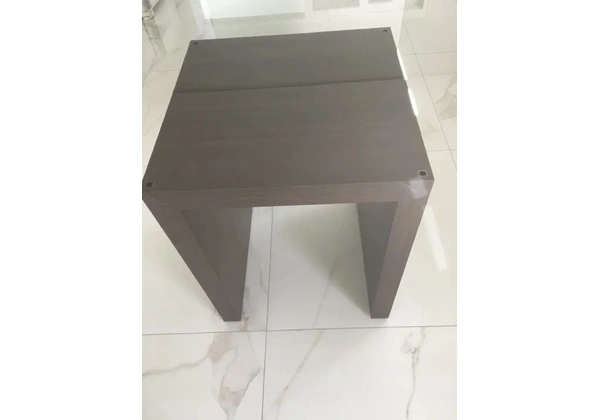 Mesa de jantar moderna em vidro temperado 10 mm com base de embuia