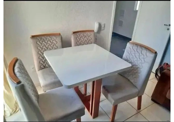 Mesa de jantar 4 cadeiras em Mdf com tampo de vidro