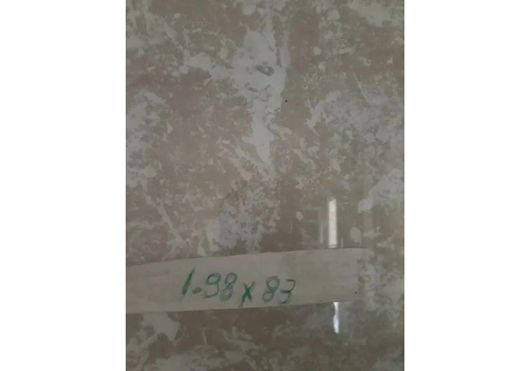 Um vidro para mesa e um para uma passadeira 300.00 os dois