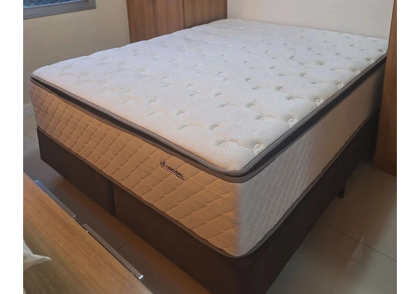 Cama queen NOVA com molas ensacadas R$ 1.800, 00