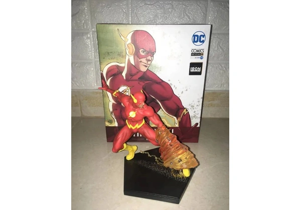 The Flash Exclusivo Iron Studios Dc Comics Jla estátua