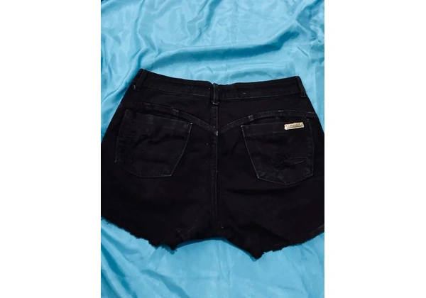Short jeans Miller tamanho 40 15 reais apenas