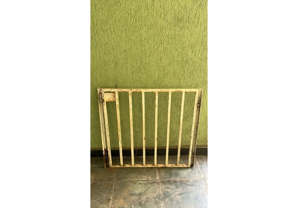 Vendo grade e portão de ferro