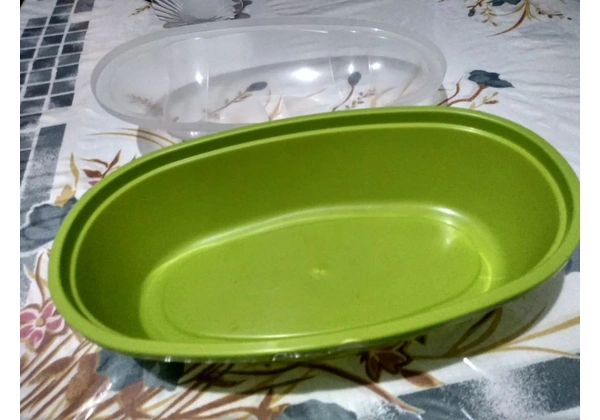 Porta pães com tampa Plasutil.
