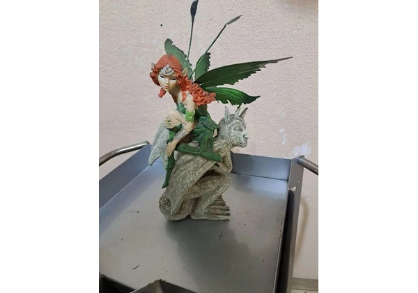 Fada com Dragão