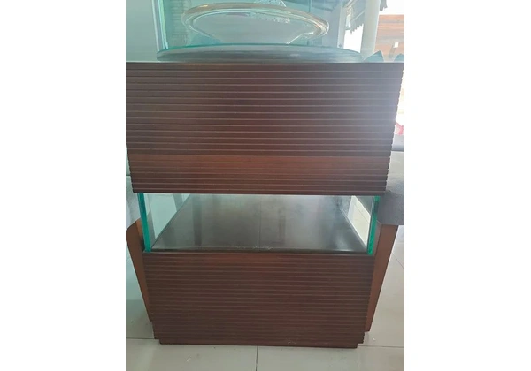 Mesa de Jantar Quadrada - 6 lugares