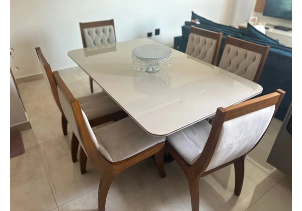 Mesa de jantar de seis lugares
