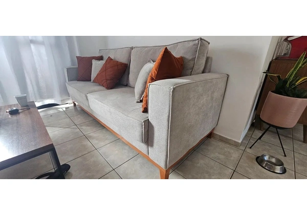 Vendo Sofá 3 lugares cinza claro