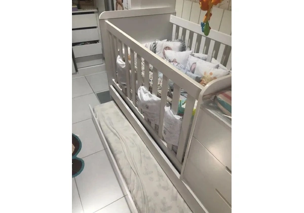 Berço multifuncional 4 em 1