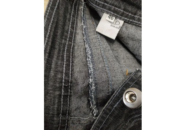 SKT calça jeans com strach Tam 46 55, 00<br>Cintura 46cm<br>Gancho médio/ alto 31cm<br>