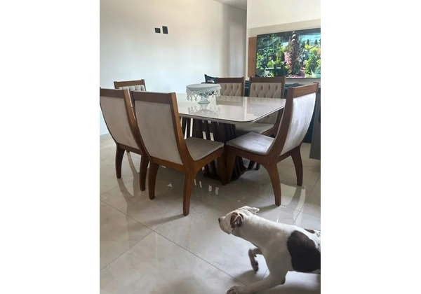 Mesa de jantar de seis lugares