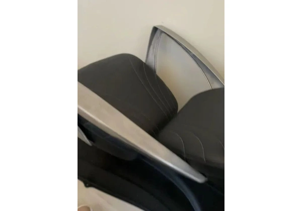 VENDO POLTRONA RECLINANÀVEL E LAVATÓRIO SEMINOVOS