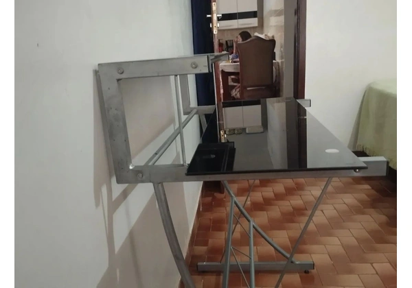 Mesa de Escritório de Vidro Preto