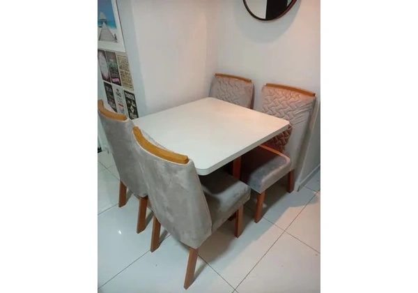 Mesa de jantar 4 lugares nova