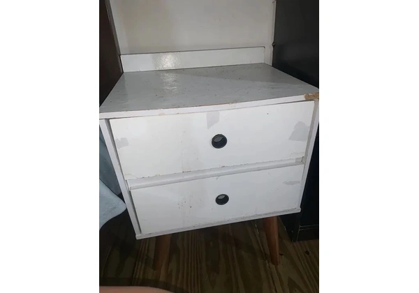 Vendo mesa de cama