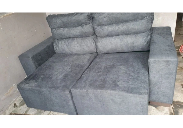 Sofa retrátil reclinável novo.1.200.00