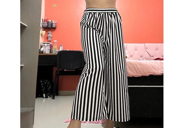 Calça pantalona - P