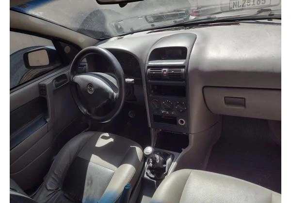 GM Astra 1.8 4 portas