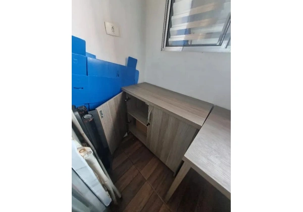 Mesa escritorio L e Armário 2 portas Madeira maciça
