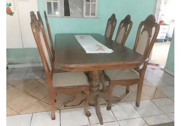 Oportunidade!! Mesa de 6 cadeiras