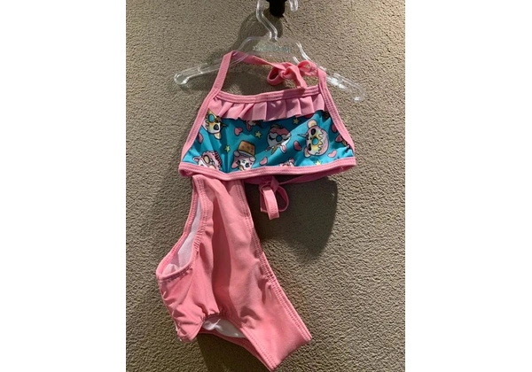 Biquíni e maiô infantil moda praia com proteção UV