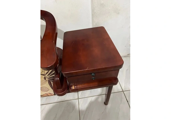 Mesinha com cadeira