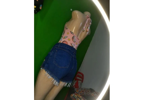 Conjunto shorts jeans curto + body Unicórnio
