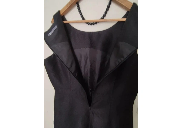ALK URBAN vestido Tam 48 75, 00<br>Com textura/ forrado <br>Altura 98cm<br>