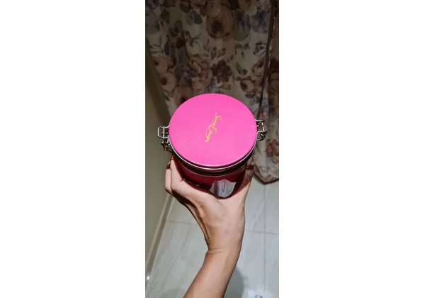 Lata Pink Perfeita para enfeite ou uso em geral