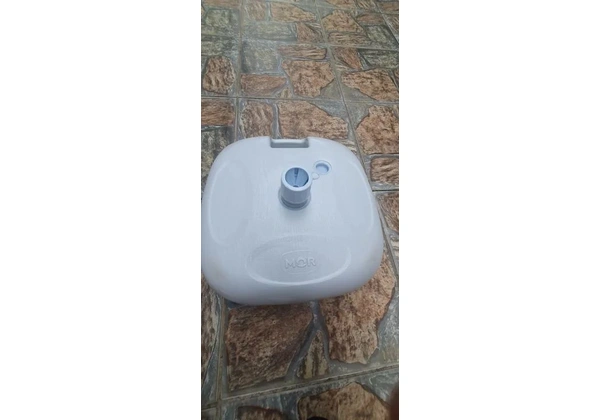 Base 22kg/ 18l em plástico para guarda-sol e ombrellone Mor