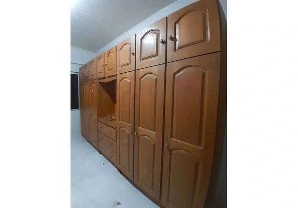 Guarda roupa madeira, super grande 14 portas 3 gavetas espelho e rodas