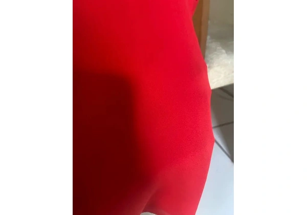Blusa Vermelha sem Mangas