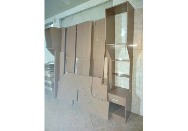 Armário modulado com cabeceira para cama de casal com criados mudos