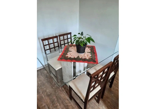 Mesa de Jantar de Vidro - Base de Mármore com 4 Cadeiras
