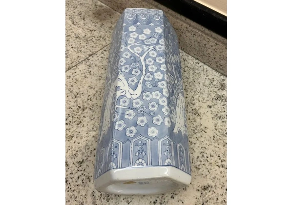 Bengaleiro de porcelana