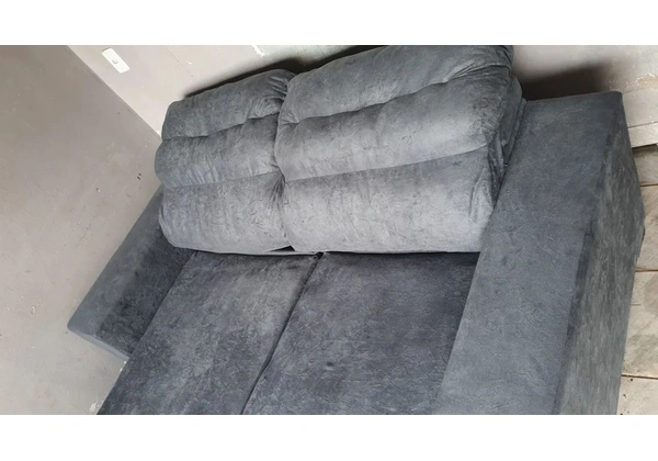 Sofa retrátil reclinável novo.1.200.00