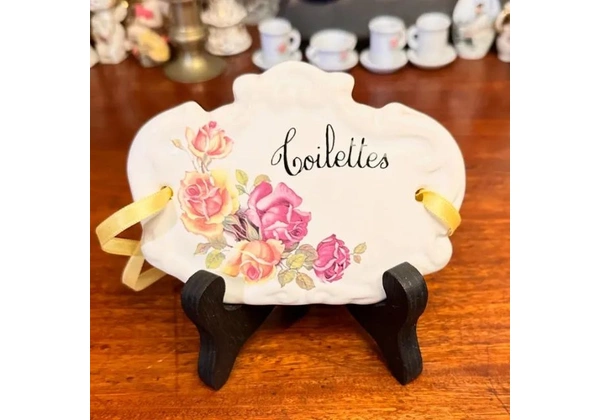 Antiga placa em cerâmica esmaltada ?Toilettes?.