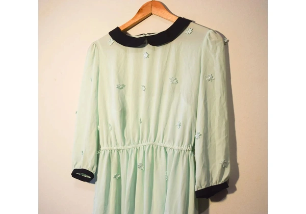 vestido verde, mini dress com estética vintage anos 60 forever21