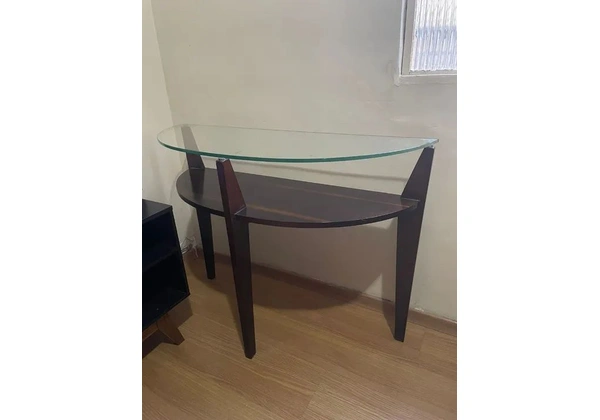 Mesa de canto em madeira massica