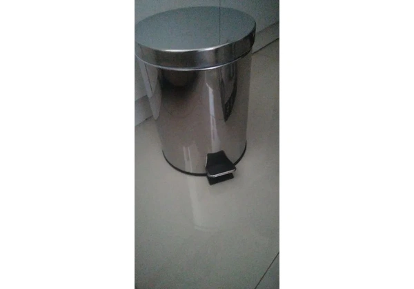 Lixeira para banheiro