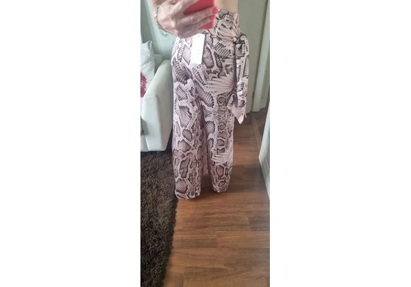 calça nova de cetim parece agilita, 36, veste 38 também