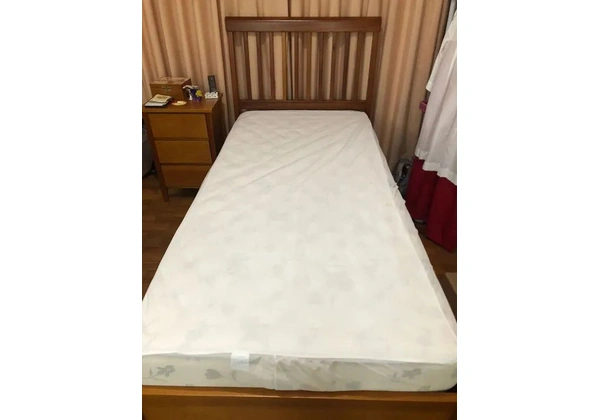 Cama de madeira de maciça excelente qualidade