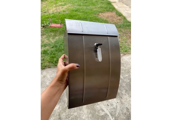 Caixa de correio em aço inox nunca usado
