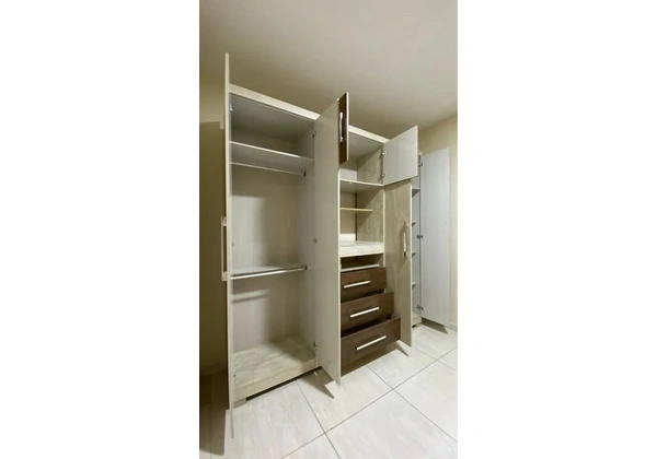 Guarda Roupa Casal MOVAL Dubai - R$ 1.100