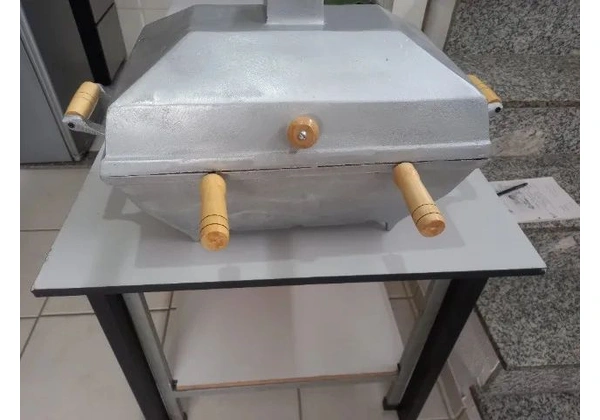 Churrasqueira camping modelo bafo em alumínio