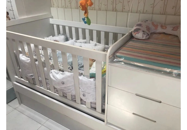 Berço multifuncional 4 em 1