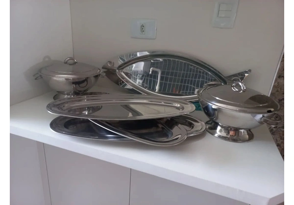 Jogo para servir, inox, linha Solar Tramontina, 04 baixelas e 02 sopeiras com tampas.