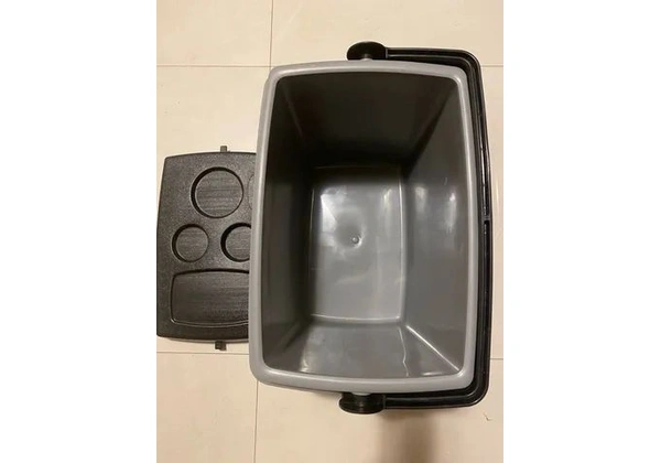 Cooler Preto usado apenas 1 vez